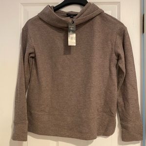 NWT BANANA REPUBLIC SWEATER